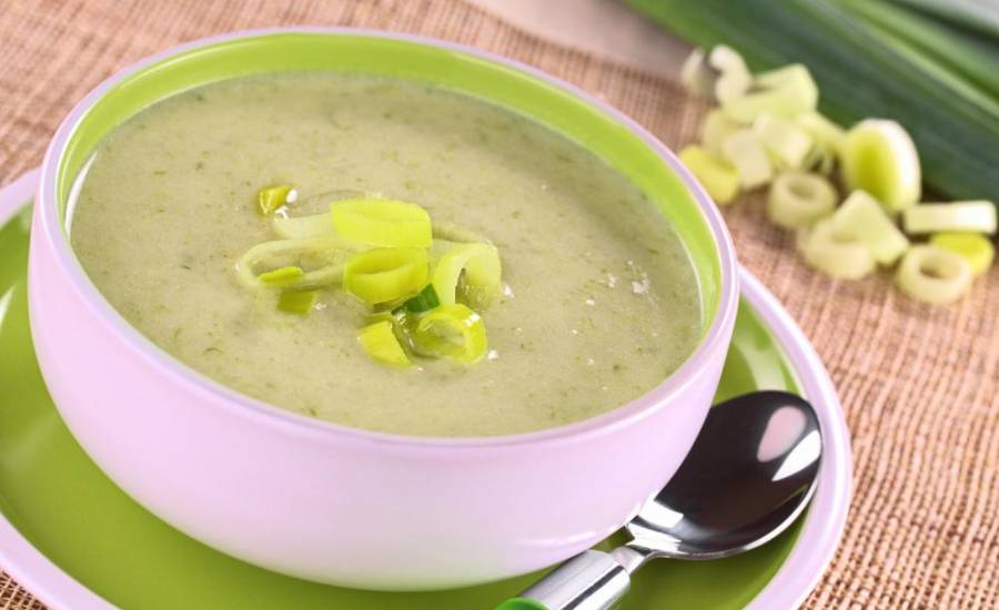TounsiaNet : soupe de oignon vert et pommes de terre (bsal akhdher)