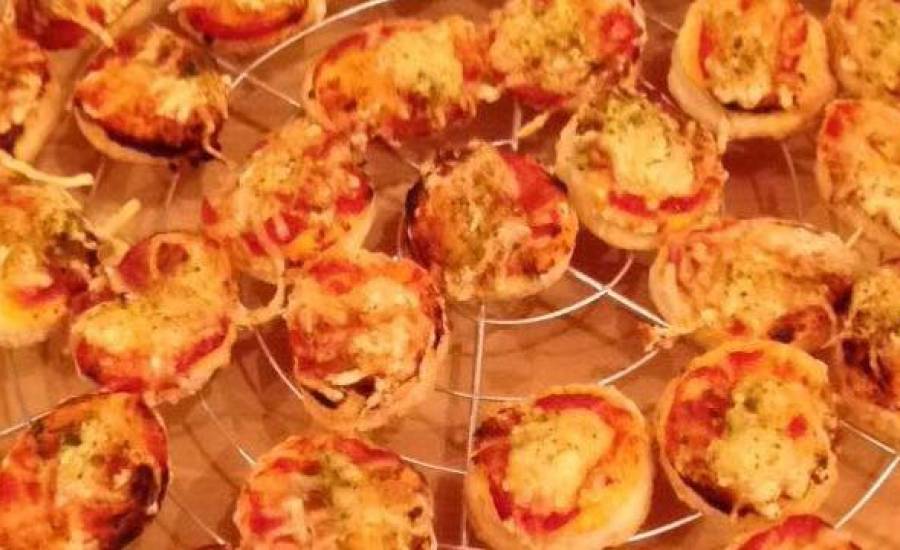 TounsiaNet : Mini pizzas feuilletées