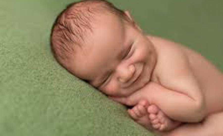 TounsiaNet : Pourquoi votre bébé vous sourit ? On a la réponse !